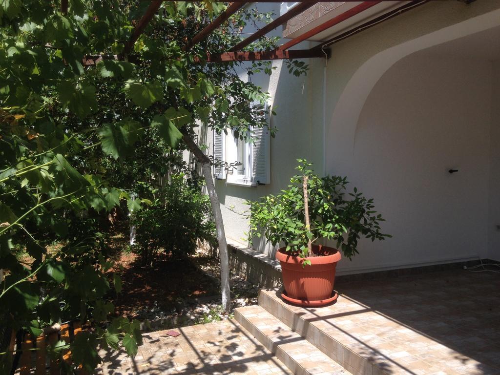 Apartment And Studio Jelusic Pinezići 외부 사진